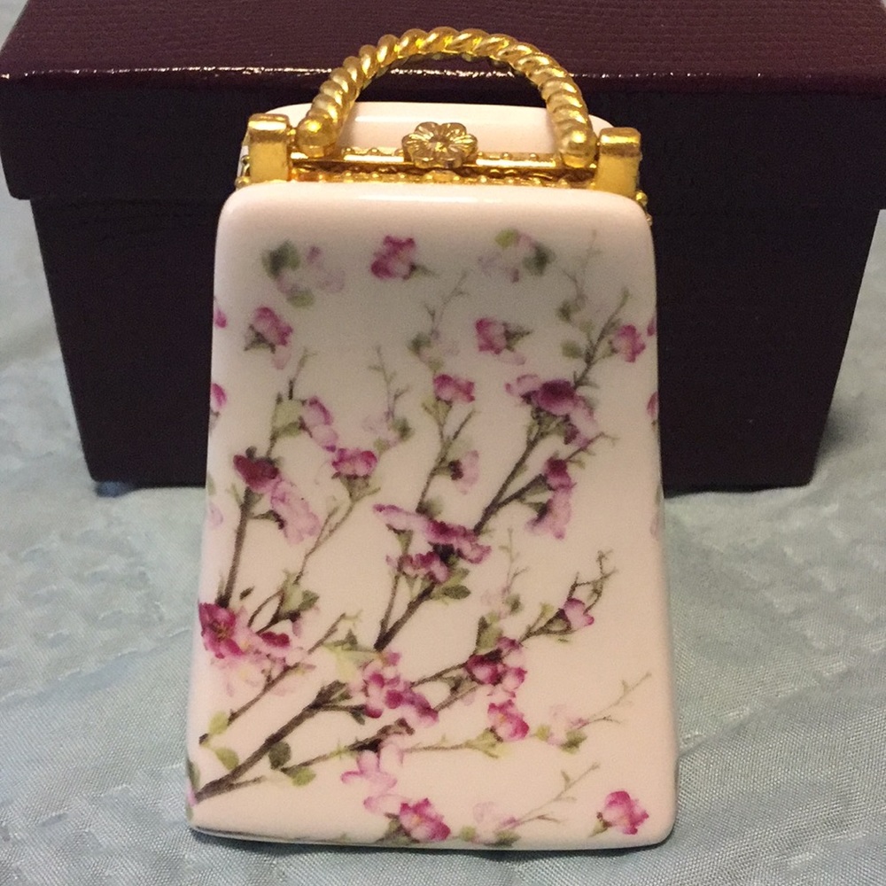 trinket box purse collectible made of porcelain